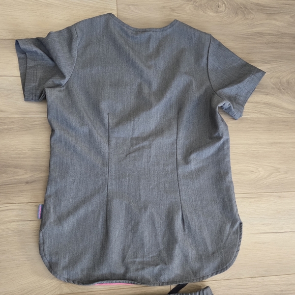 Movement Scrub Set - Picture 13 of 16